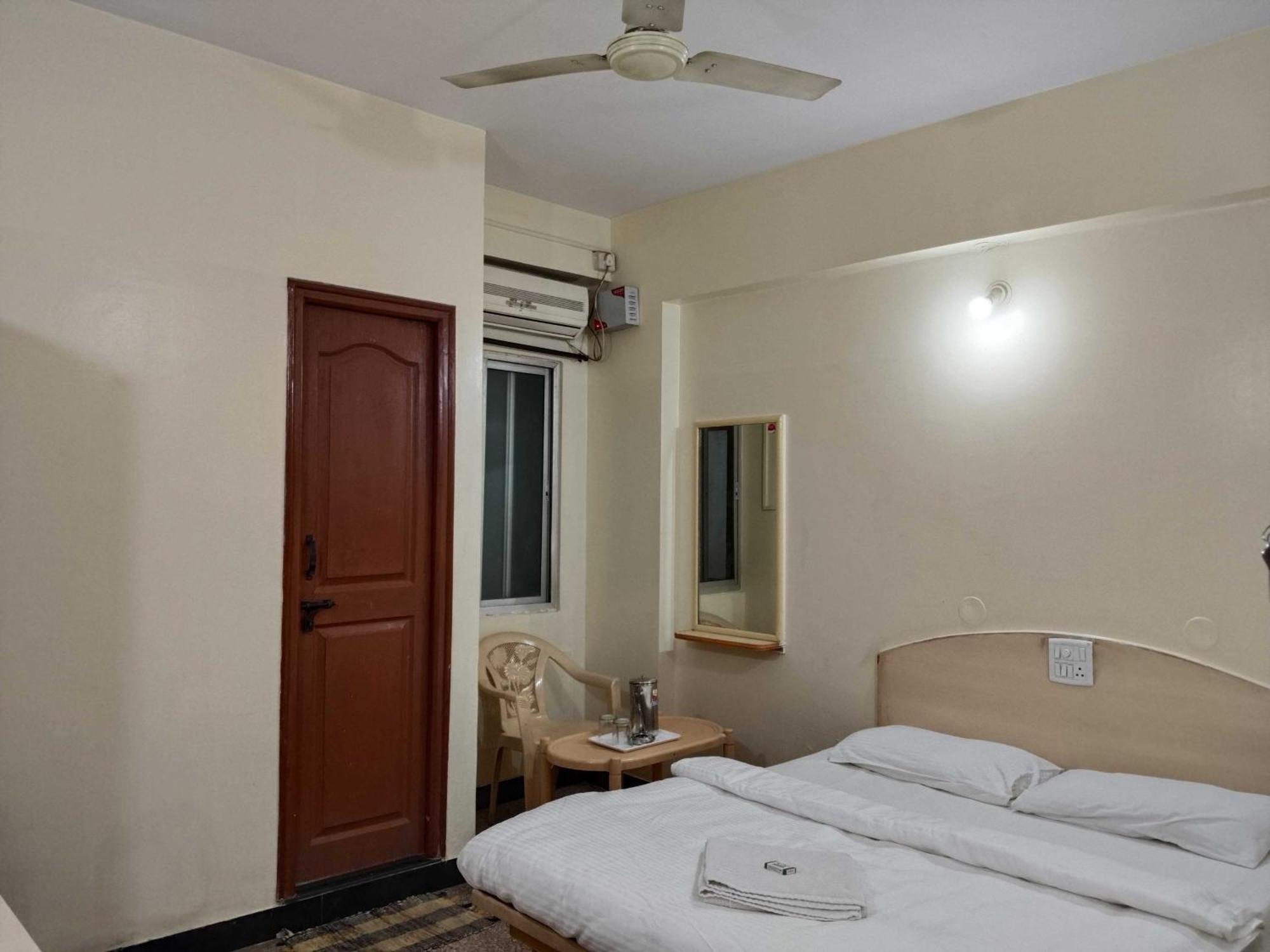Hotel O Sri Vijaya Palace Lodging Bangalore Exterior photo